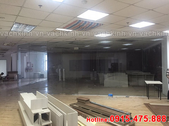 Làm vách ngăn kính tại Cầu Diễn | lam vach ngan kinh tai Cau Dien